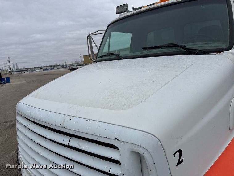 image for item NN9568 2000 Sterling A/AT9500 dump truck