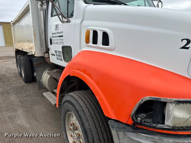 image for item NN9568 2000 Sterling A/AT9500 dump truck