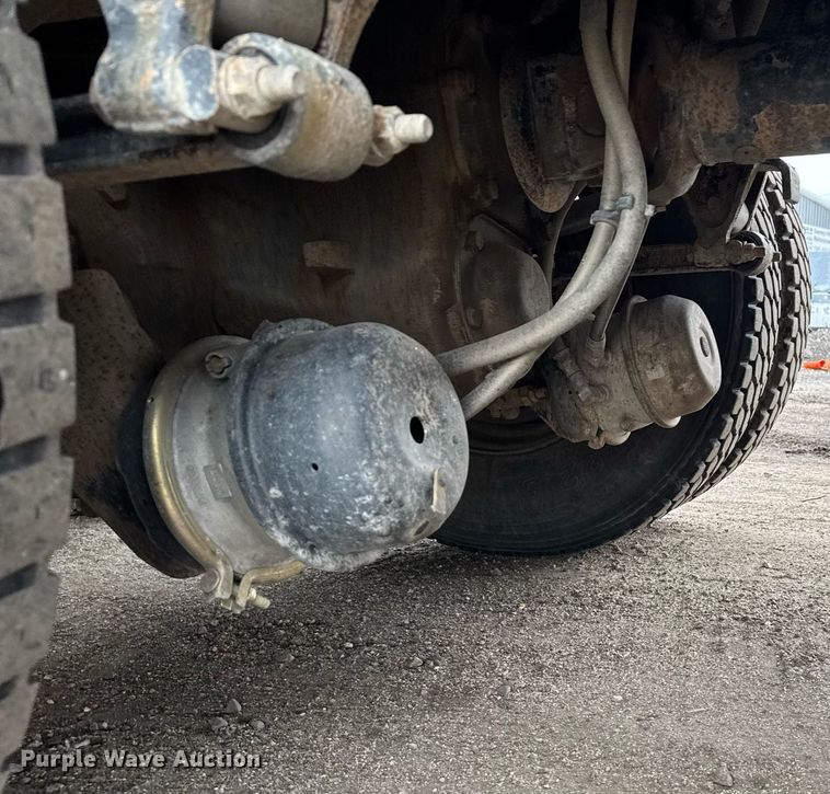 image for item NN9568 2000 Sterling A/AT9500 dump truck