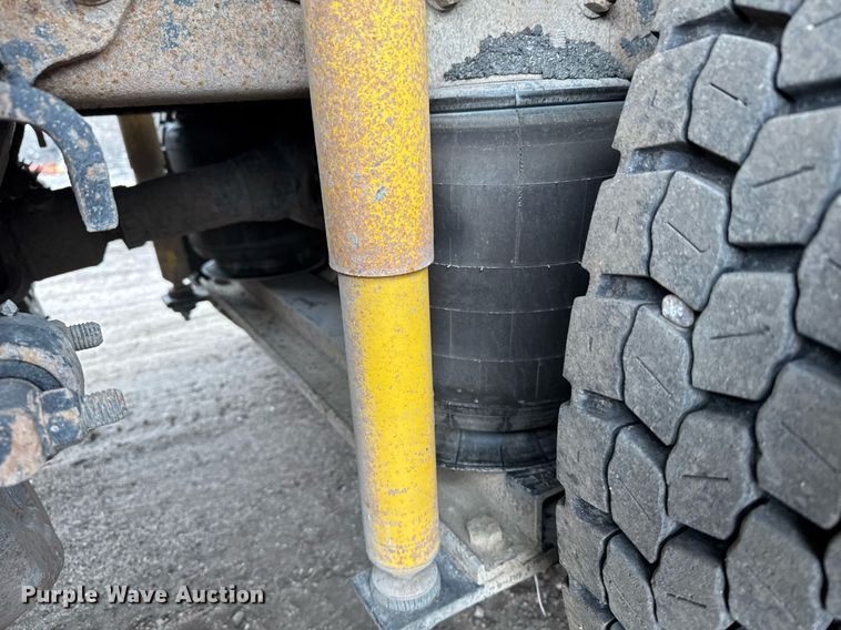 image for item NN9568 2000 Sterling A/AT9500 dump truck