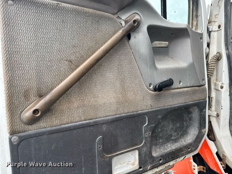 image for item NN9568 2000 Sterling A/AT9500 dump truck