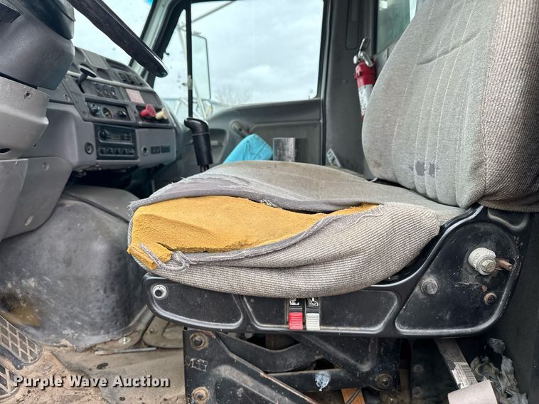 image for item NN9568 2000 Sterling A/AT9500 dump truck