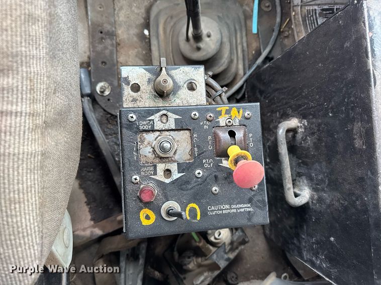 image for item NN9568 2000 Sterling A/AT9500 dump truck