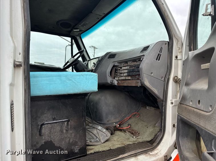 image for item NN9568 2000 Sterling A/AT9500 dump truck