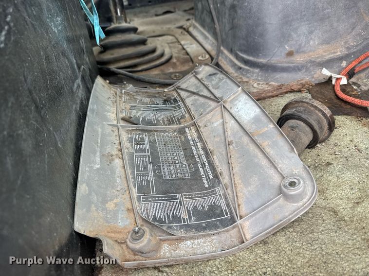 image for item NN9568 2000 Sterling A/AT9500 dump truck