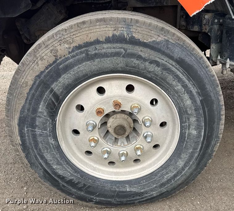 image for item NN9568 2000 Sterling A/AT9500 dump truck