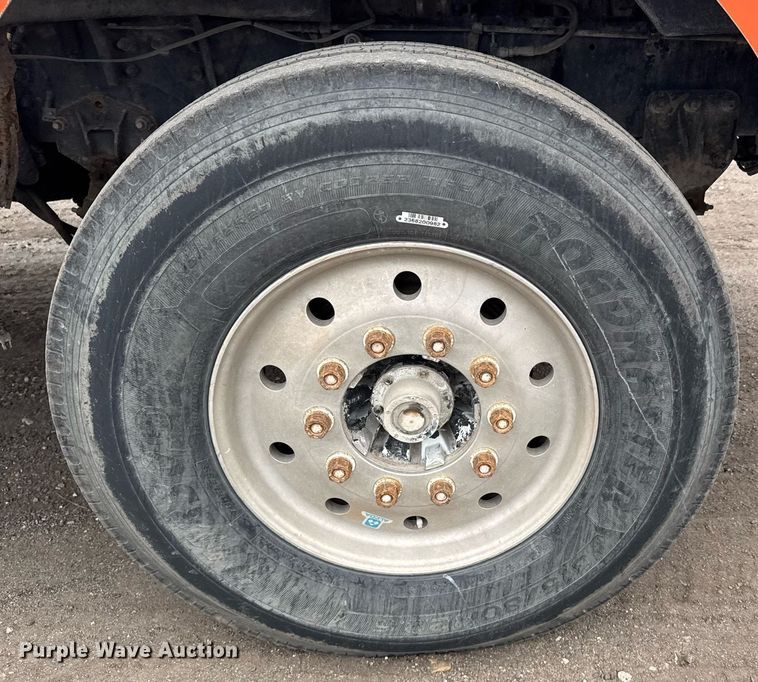 image for item NN9568 2000 Sterling A/AT9500 dump truck