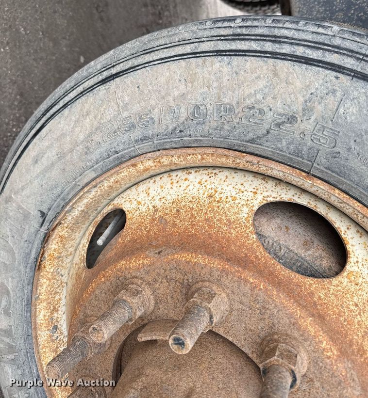 image for item NN9568 2000 Sterling A/AT9500 dump truck