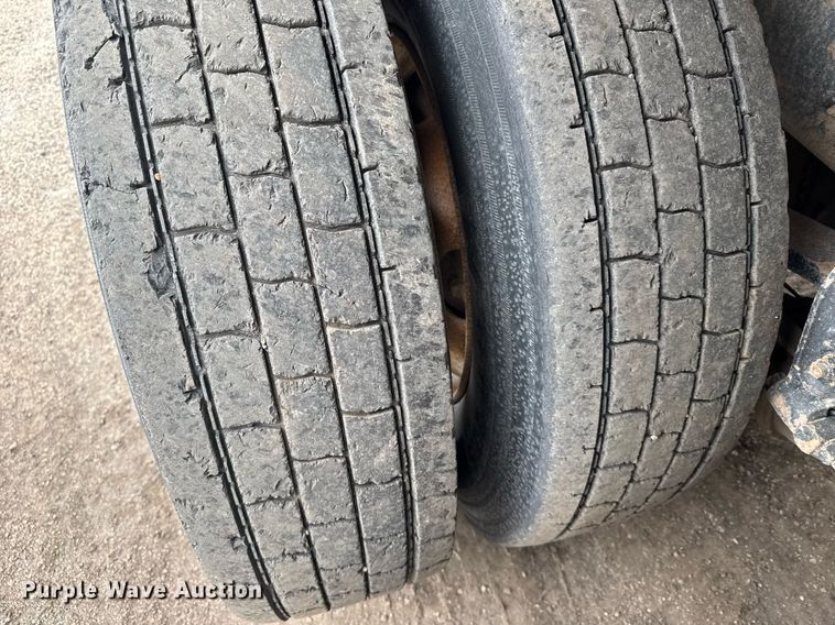 image for item NN9568 2000 Sterling A/AT9500 dump truck