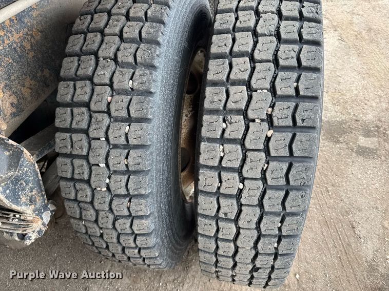 image for item NN9568 2000 Sterling A/AT9500 dump truck