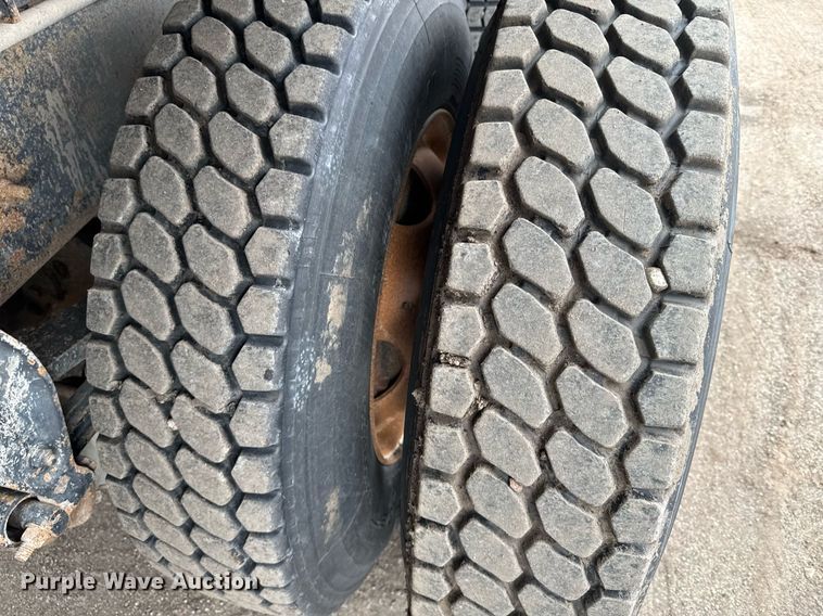 image for item NN9568 2000 Sterling A/AT9500 dump truck