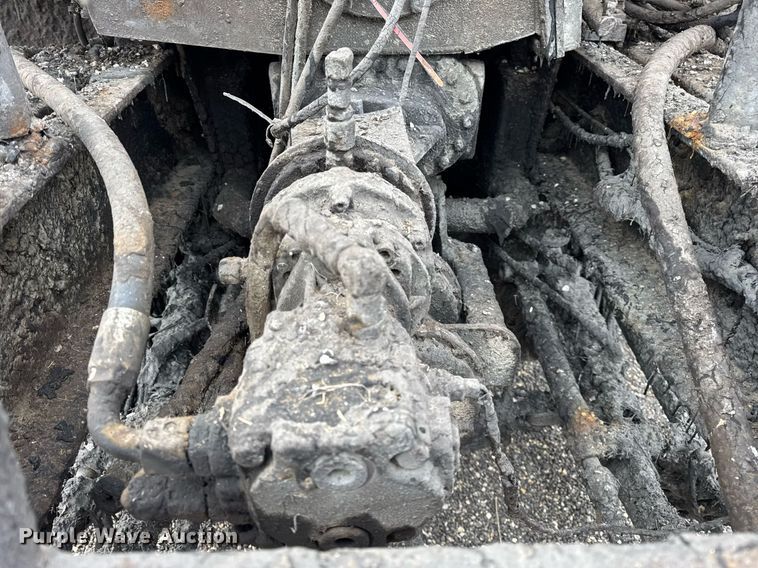 image for item OG9862 2004 International  7500 oil distributor truck