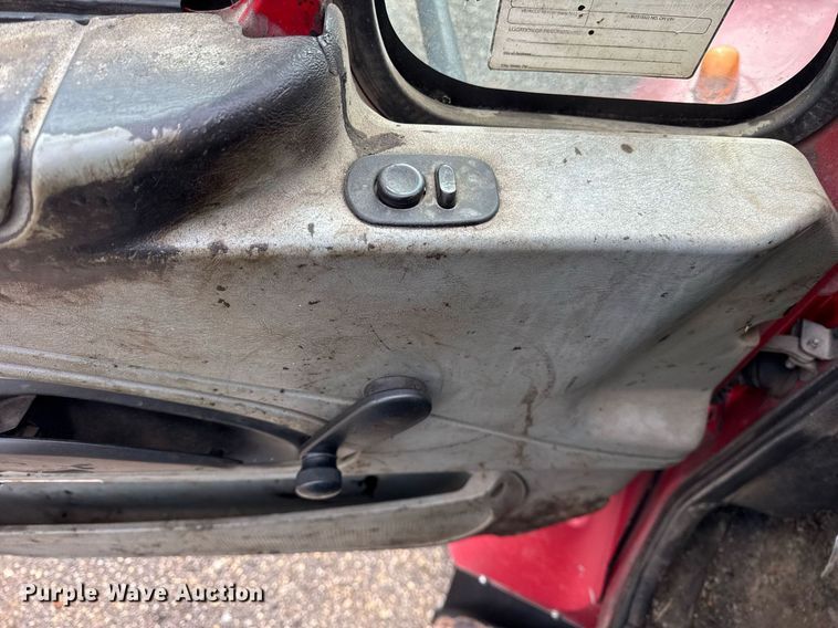 image for item OG9862 2004 International  7500 oil distributor truck