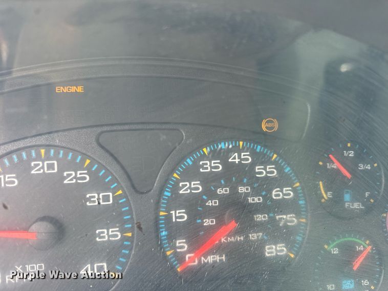 image for item OG9862 2004 International  7500 oil distributor truck