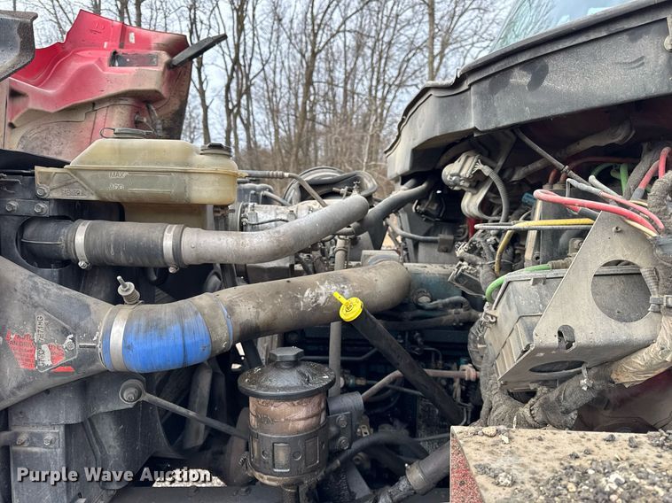 image for item OG9862 2004 International  7500 oil distributor truck