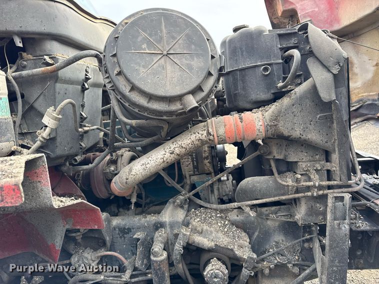 image for item OG9862 2004 International  7500 oil distributor truck