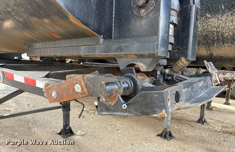 image for item OK9544 2019 Brazos end dump trailer