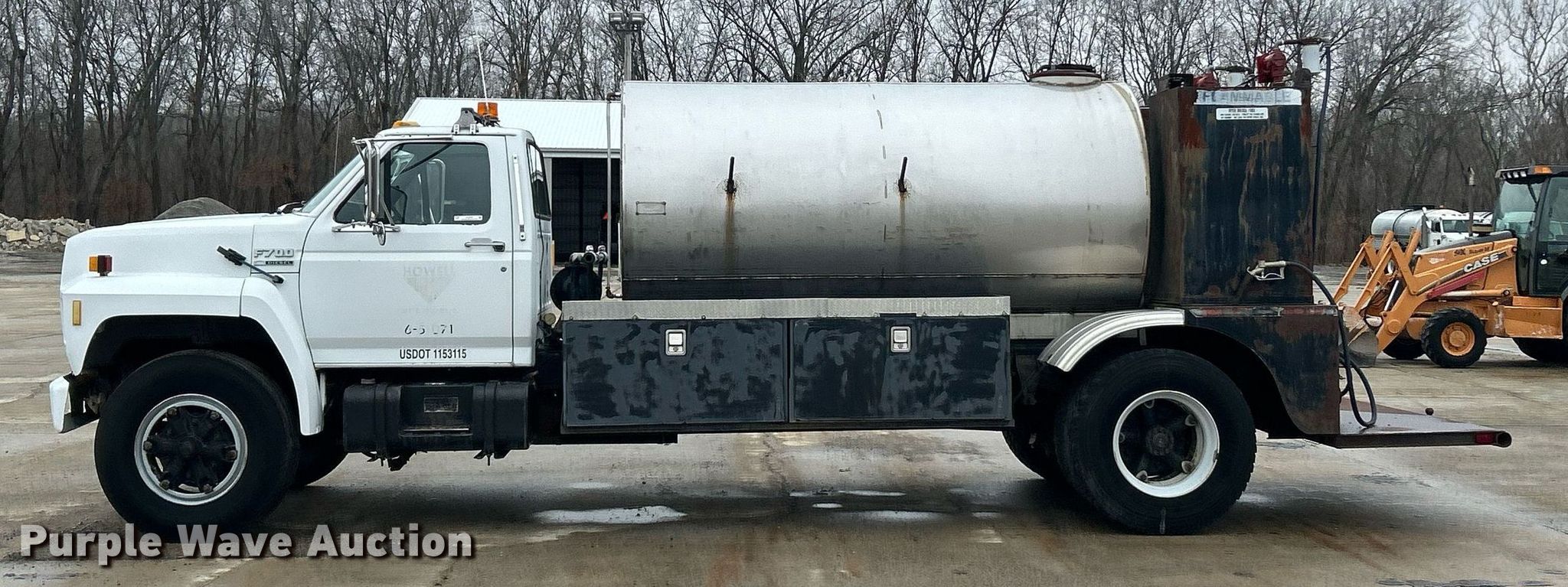 1992 Ford F700 fuel truck in Salem, IL | Item EK2633 sold