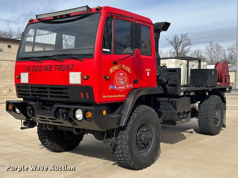 image for item DO0374 1998 Stewart & Stevenson M1078 brush fire truck