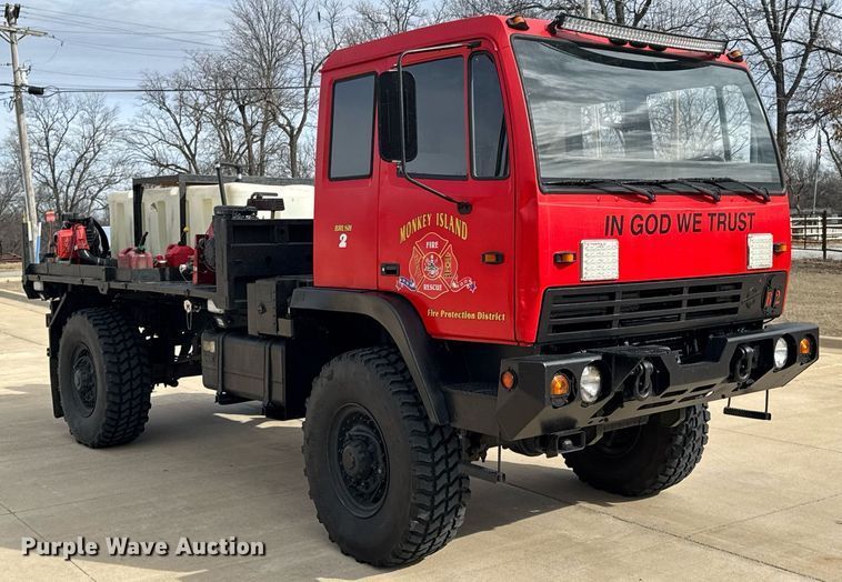 image for item DO0374 1998 Stewart & Stevenson M1078 brush fire truck