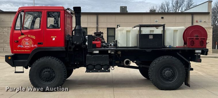 image for item DO0374 1998 Stewart & Stevenson M1078 brush fire truck