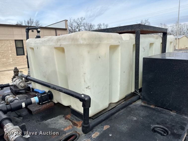 image for item DO0374 1998 Stewart & Stevenson M1078 brush fire truck