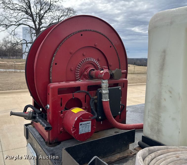 image for item DO0374 1998 Stewart & Stevenson M1078 brush fire truck