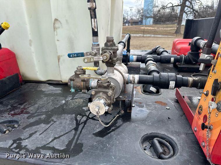 image for item DO0374 1998 Stewart & Stevenson M1078 brush fire truck