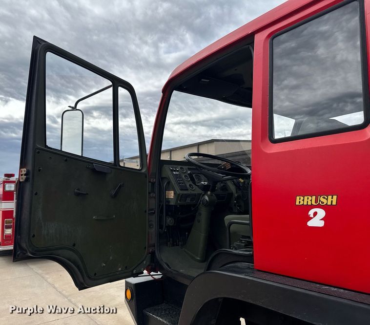 image for item DO0374 1998 Stewart & Stevenson M1078 brush fire truck