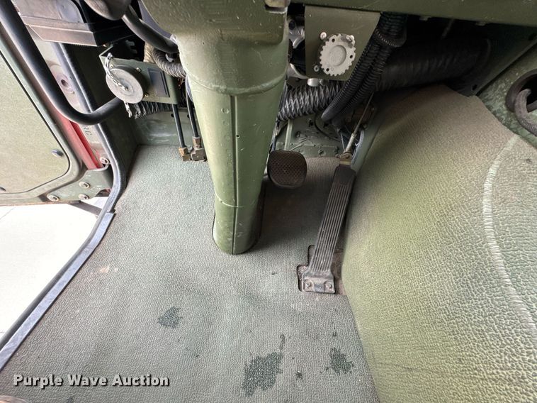 image for item DO0374 1998 Stewart & Stevenson M1078 brush fire truck