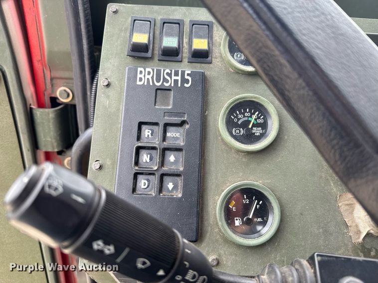 image for item DO0374 1998 Stewart & Stevenson M1078 brush fire truck