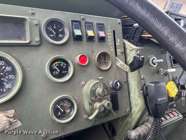 image for item DO0374 1998 Stewart & Stevenson M1078 brush fire truck