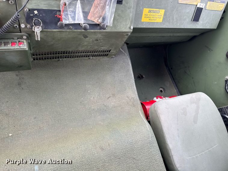 image for item DO0374 1998 Stewart & Stevenson M1078 brush fire truck