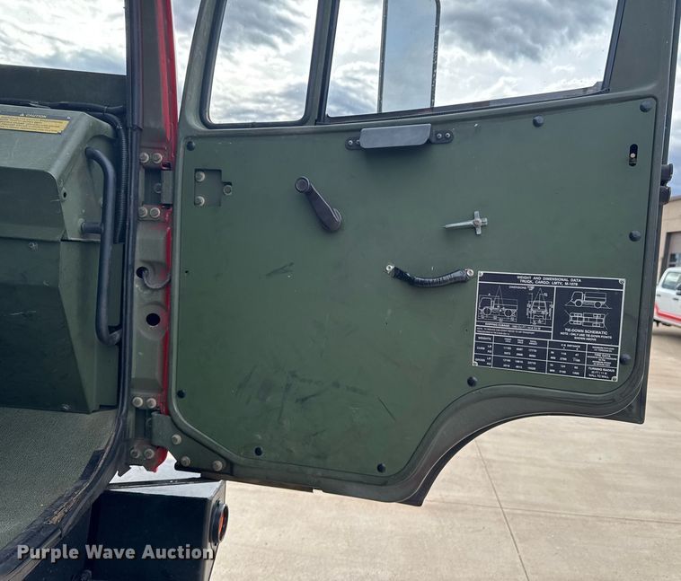 image for item DO0374 1998 Stewart & Stevenson M1078 brush fire truck