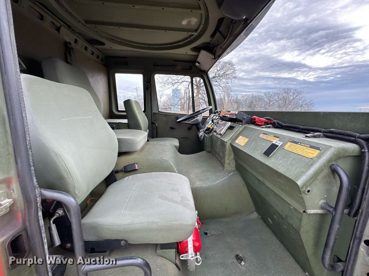 image for item DO0374 1998 Stewart & Stevenson M1078 brush fire truck