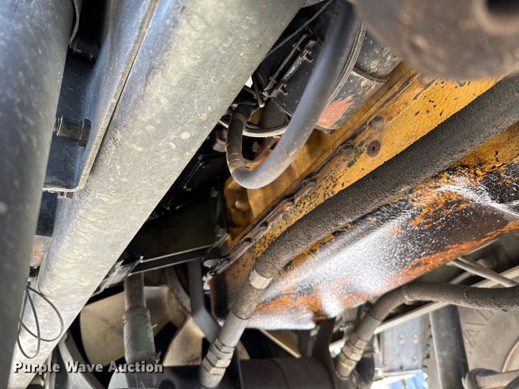 image for item DO0374 1998 Stewart & Stevenson M1078 brush fire truck