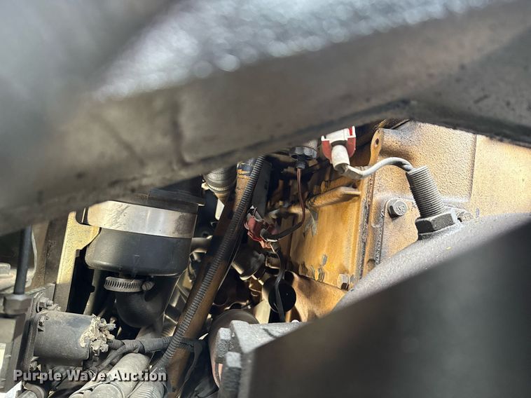 image for item DO0374 1998 Stewart & Stevenson M1078 brush fire truck