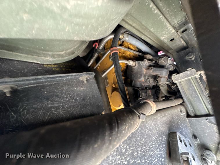 image for item DO0374 1998 Stewart & Stevenson M1078 brush fire truck