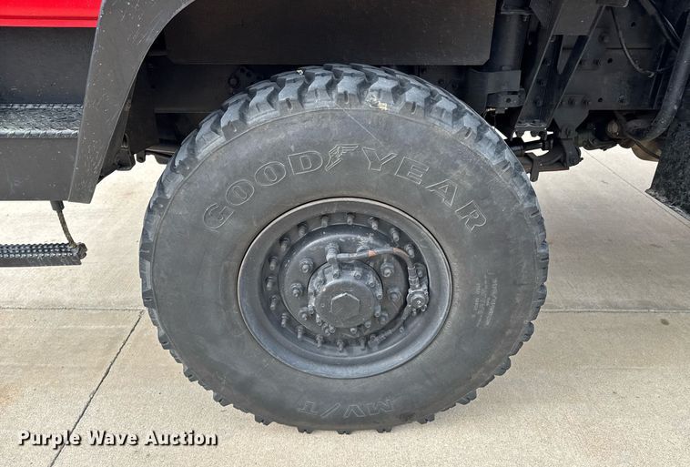 image for item DO0374 1998 Stewart & Stevenson M1078 brush fire truck