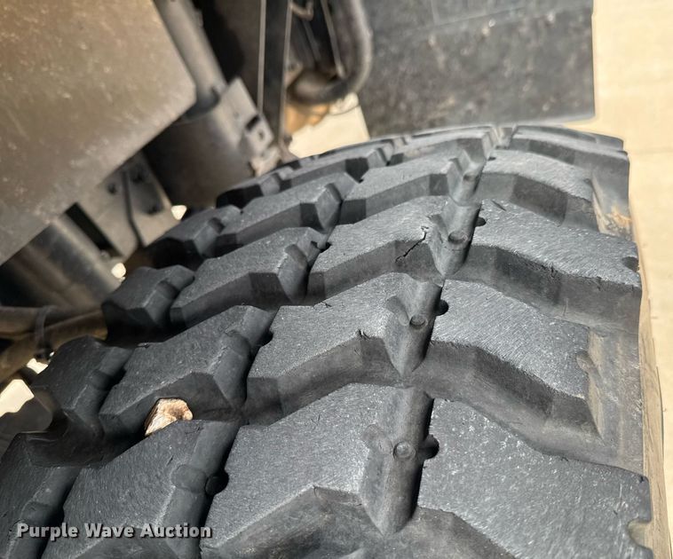 image for item DO0374 1998 Stewart & Stevenson M1078 brush fire truck