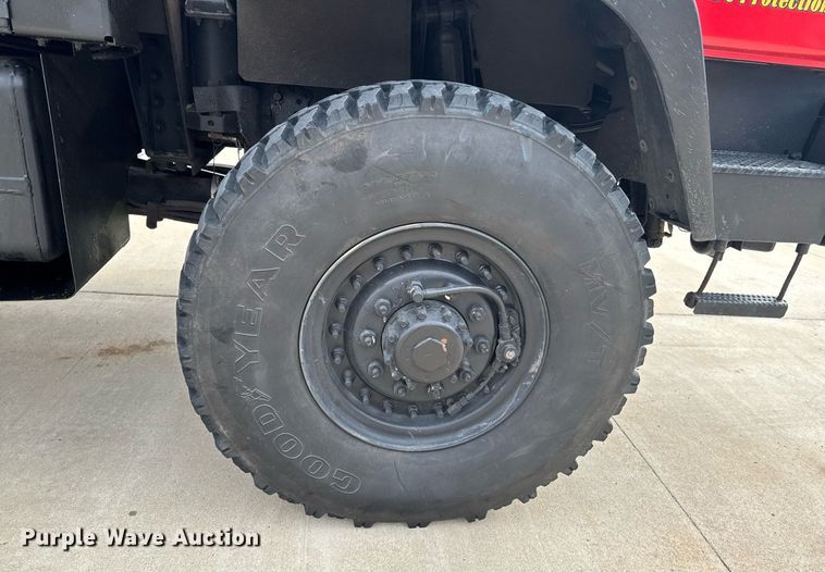 image for item DO0374 1998 Stewart & Stevenson M1078 brush fire truck