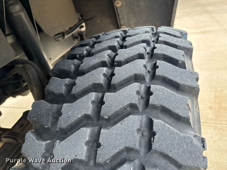 image for item DO0374 1998 Stewart & Stevenson M1078 brush fire truck