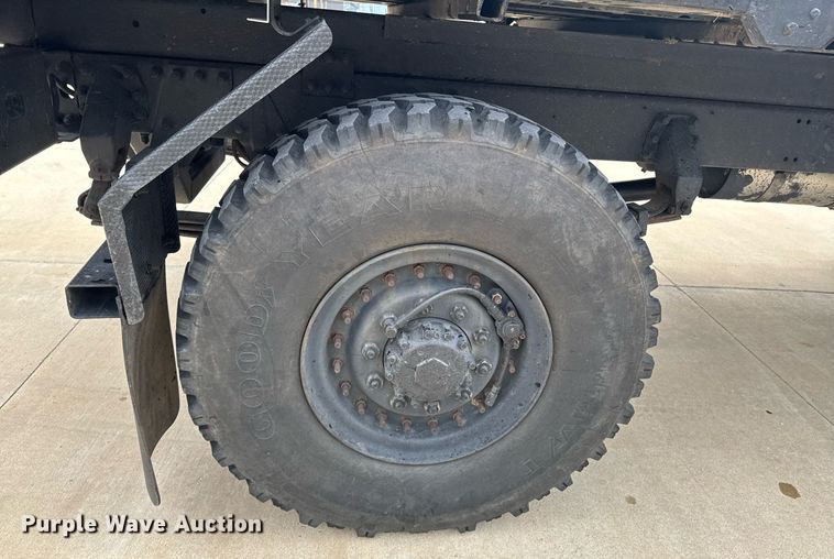 image for item DO0374 1998 Stewart & Stevenson M1078 brush fire truck