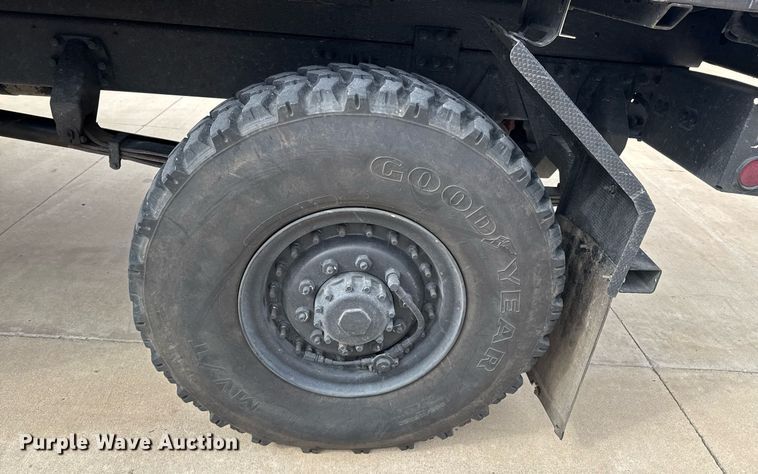 image for item DO0374 1998 Stewart & Stevenson M1078 brush fire truck