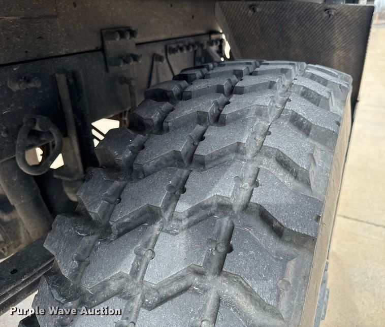 image for item DO0374 1998 Stewart & Stevenson M1078 brush fire truck