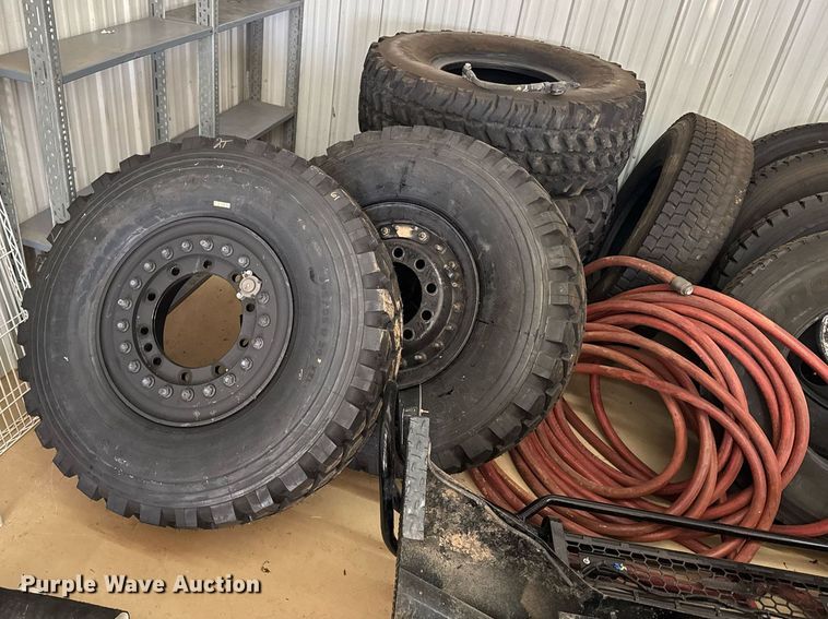 image for item DO0374 1998 Stewart & Stevenson M1078 brush fire truck