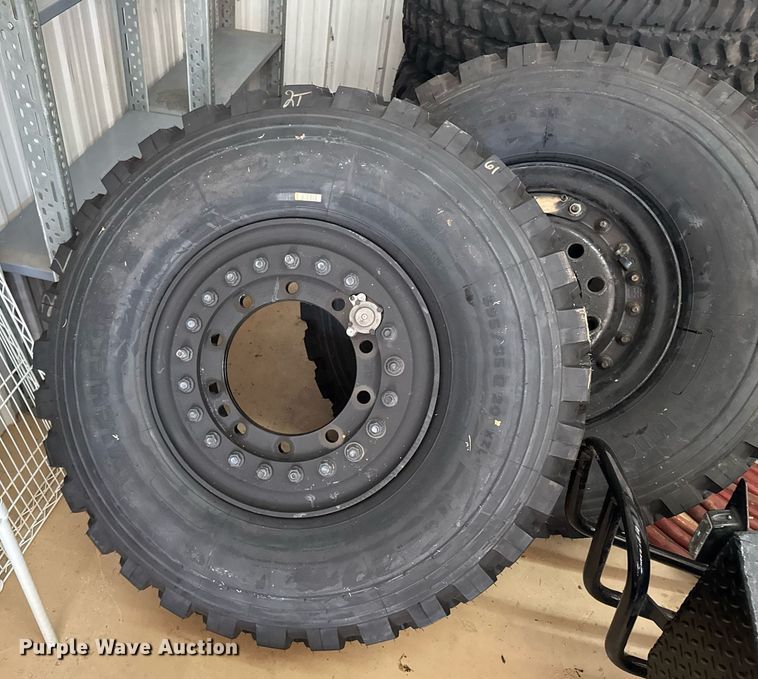 image for item DO0374 1998 Stewart & Stevenson M1078 brush fire truck