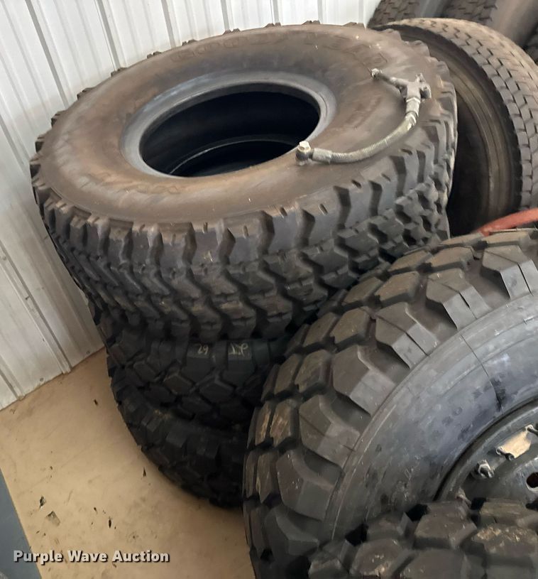 image for item DO0374 1998 Stewart & Stevenson M1078 brush fire truck