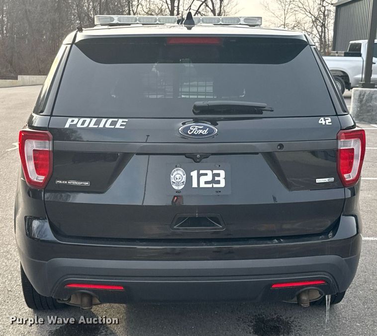 image for item DO0405 2016 Ford Explorer Police SUV