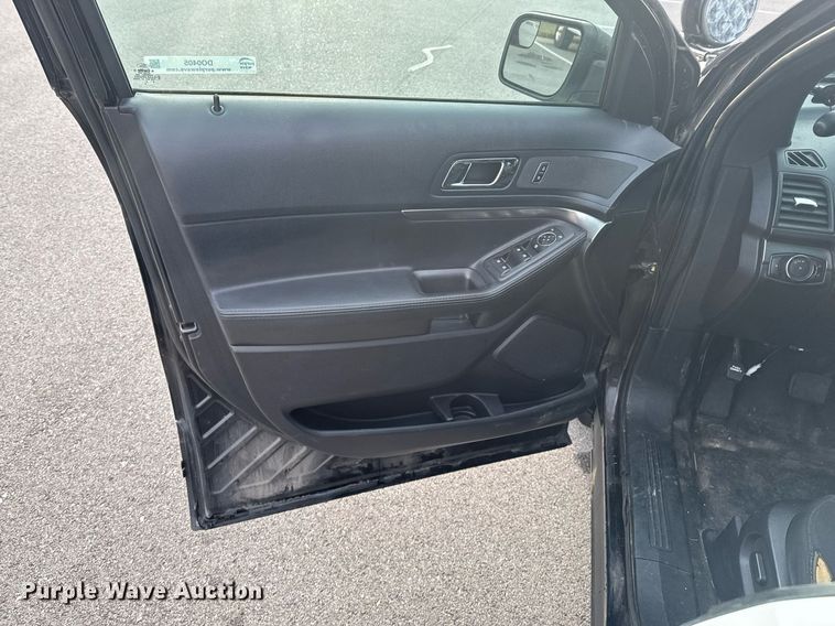 image for item DO0405 2016 Ford Explorer Police SUV